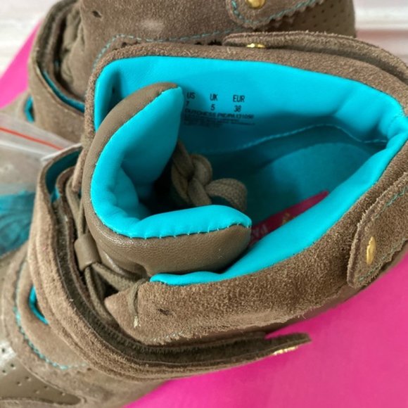 Pastry Dutchess Pie Taupe - Picture 6 of 7